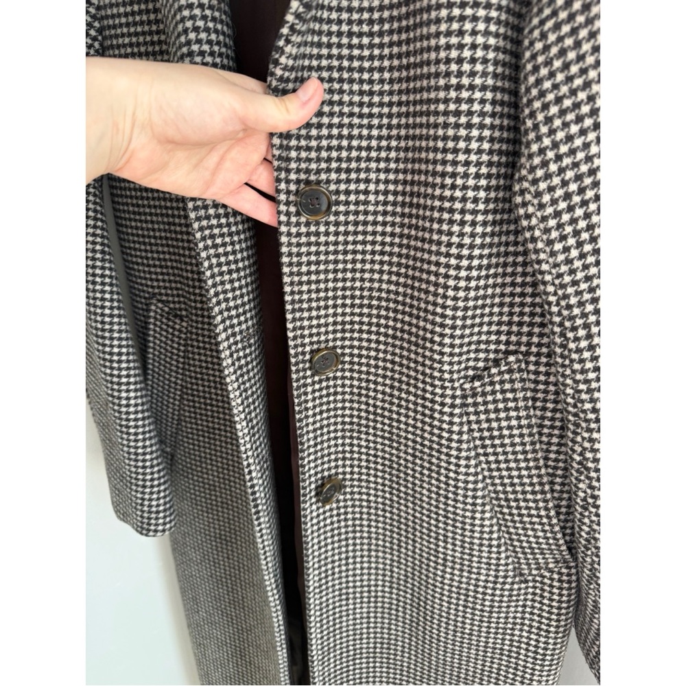 Coat - Picture 4 of 6